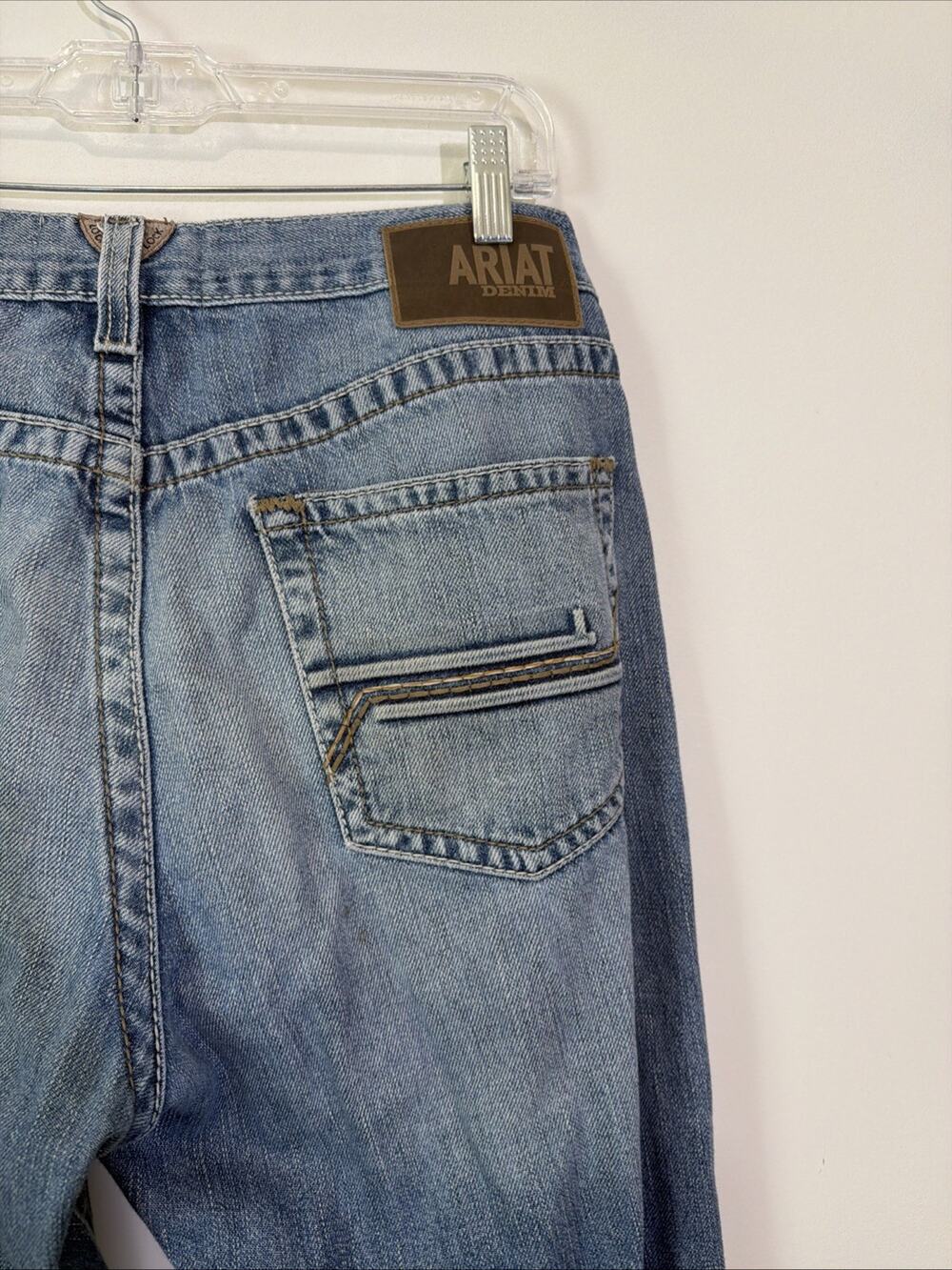 ARIAT Men Denim Blue Jean 34x32 M4 Relaxed Bootcut Distressed Worn In